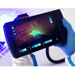 Sistem mobil de cautare si prelevare urme biologice cu aparat de fotografiat si tableta - sistem multispectral de iluminare si filtrare - SCENEview VisIR  Sistem mobil de cautare si prelevare urme biologice cu aparat de fotografiat si tableta - sistem multispectral de iluminare si filtrare - SCENEview VisIR